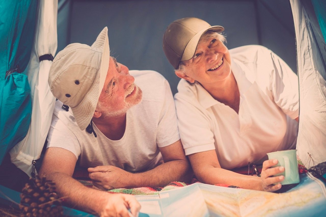Camping im Ruhestand: Die entspanntesten Reiseziele für Rentner in Deutschland, Schweiz und Italien